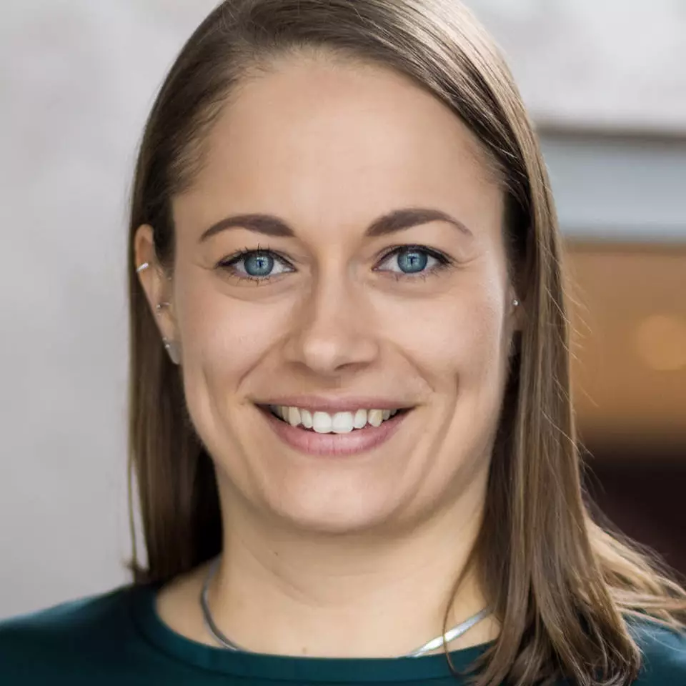 Anna Simon Image